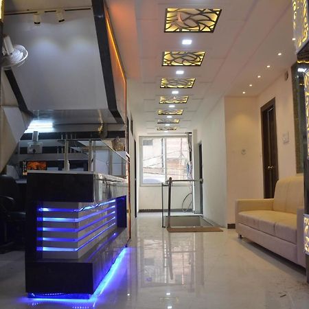 Hotel Krishna Galaxy Kanpur Buitenkant foto