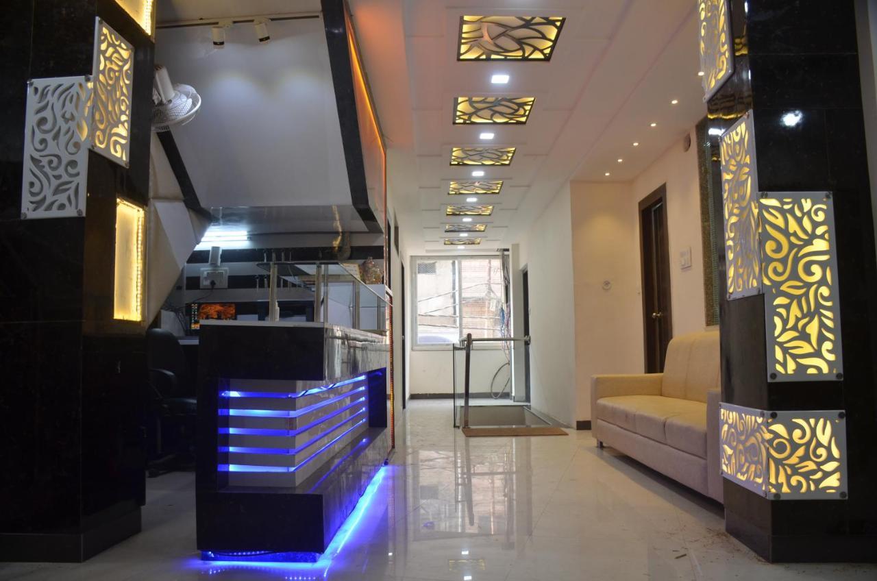 Hotel Krishna Galaxy Kanpur Buitenkant foto