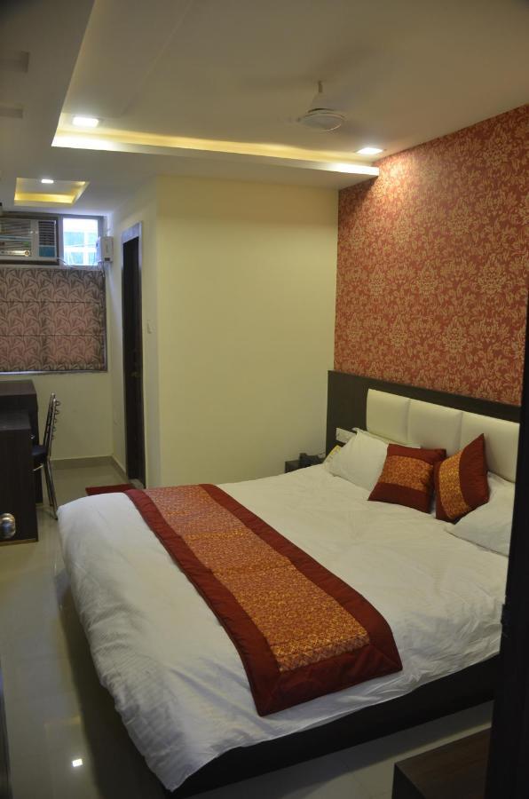 Hotel Krishna Galaxy Kanpur Buitenkant foto